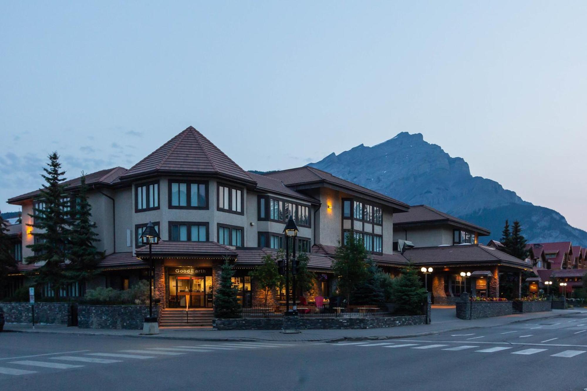 Elk + Avenue Hotel Banff Exterior photo